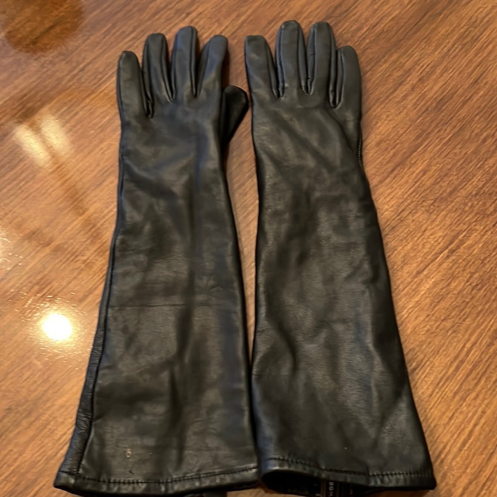 BCBGMaxazaria black elbow length gloves XS/S